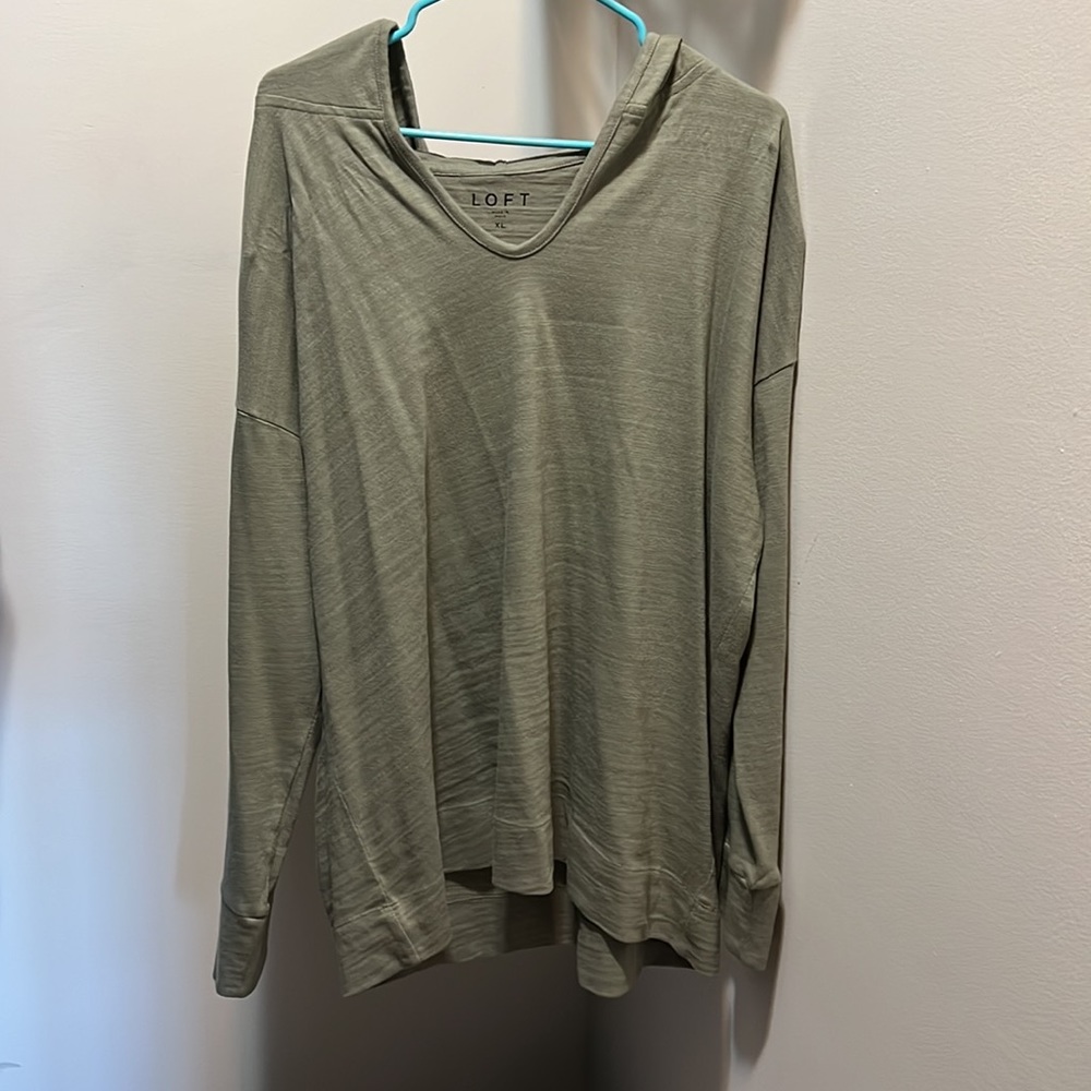 Light green comfy Loft hoodie! 💚